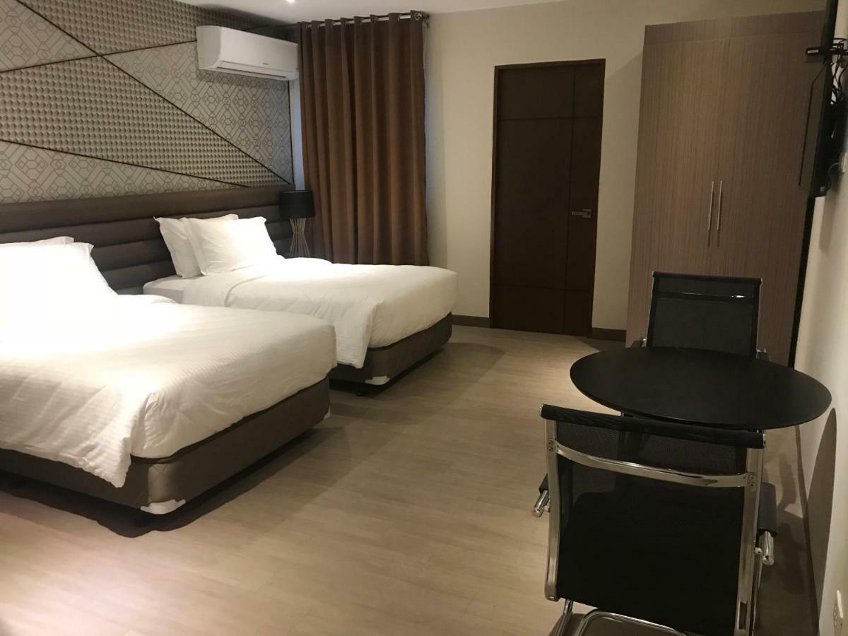 MAXX Hotel Ortigas Pasig City Exterior foto
