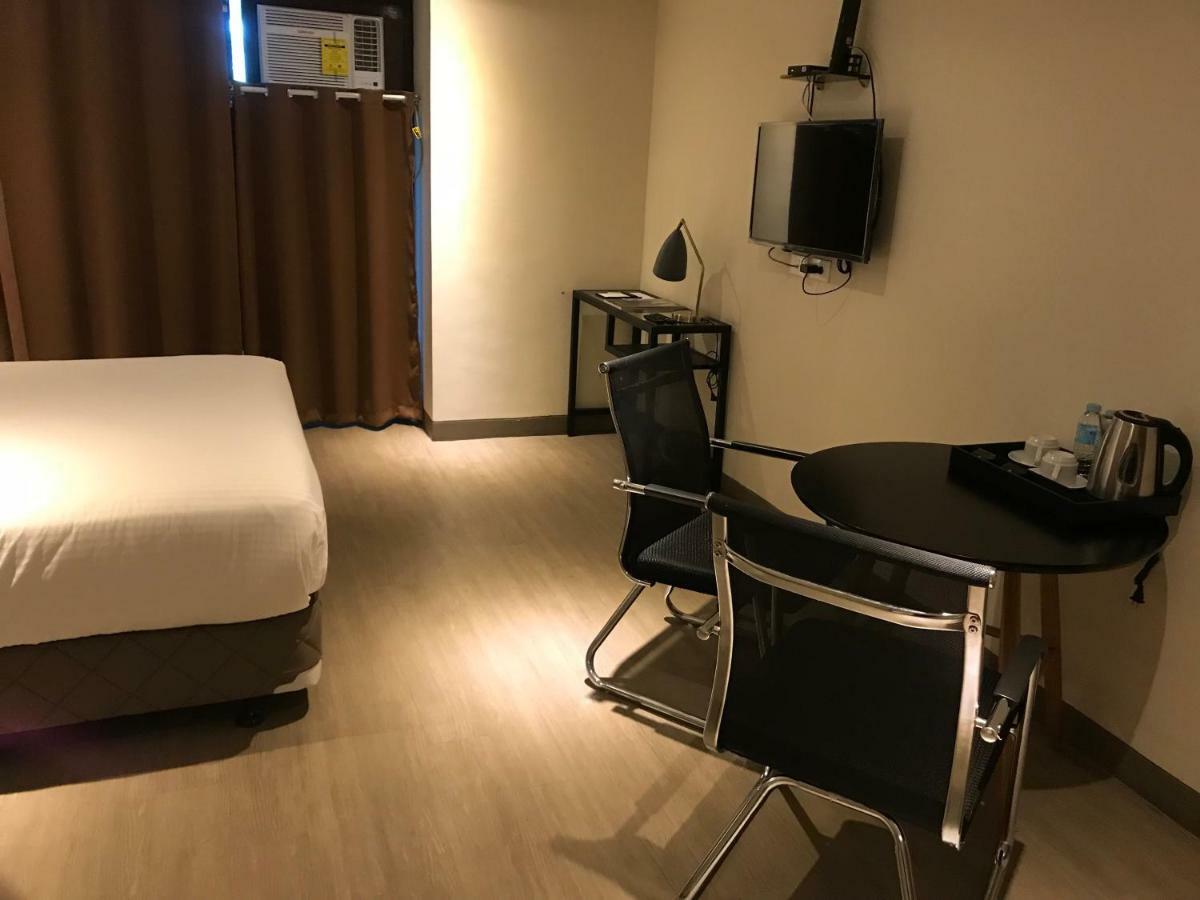 MAXX Hotel Ortigas Pasig City Exterior foto